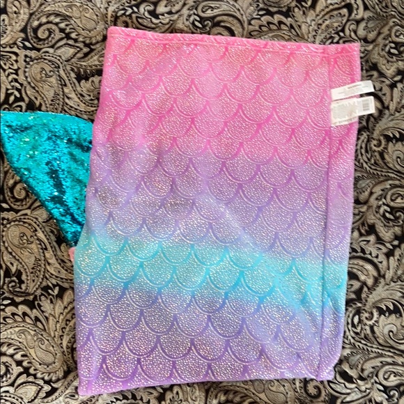 Mermaid tail blanket - Picture 2 of 5